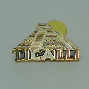 Pin Piramide Ticalli