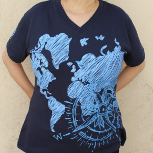 Playera The World is Calling